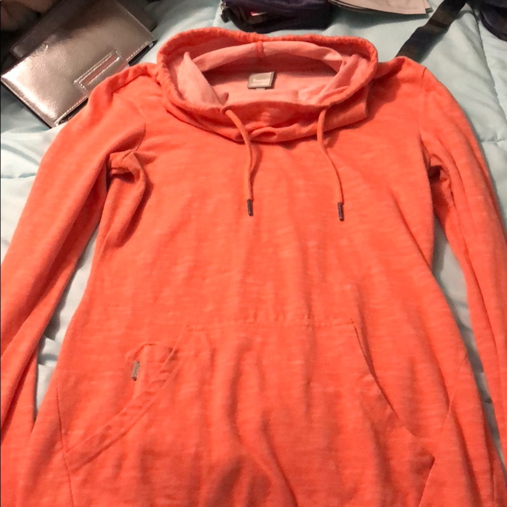 Buckle funnel neck shirt